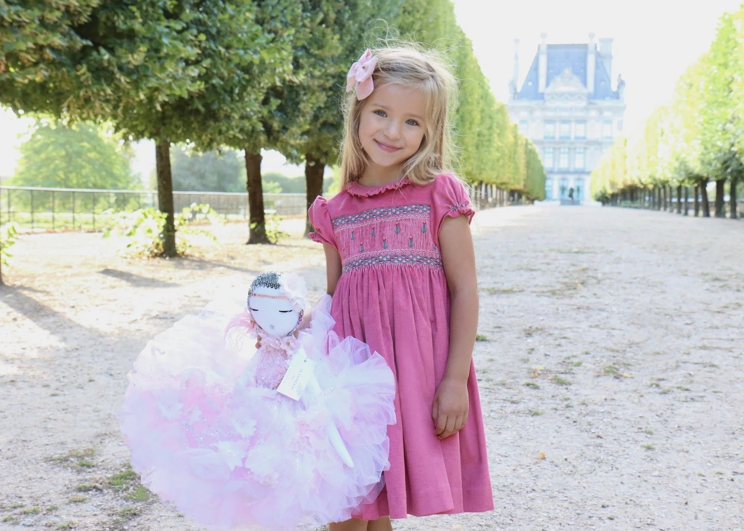  L’Île aux Fées traditional authentic children’s boutique in Paris - best boutique for little girls - handmade smocked dresses 