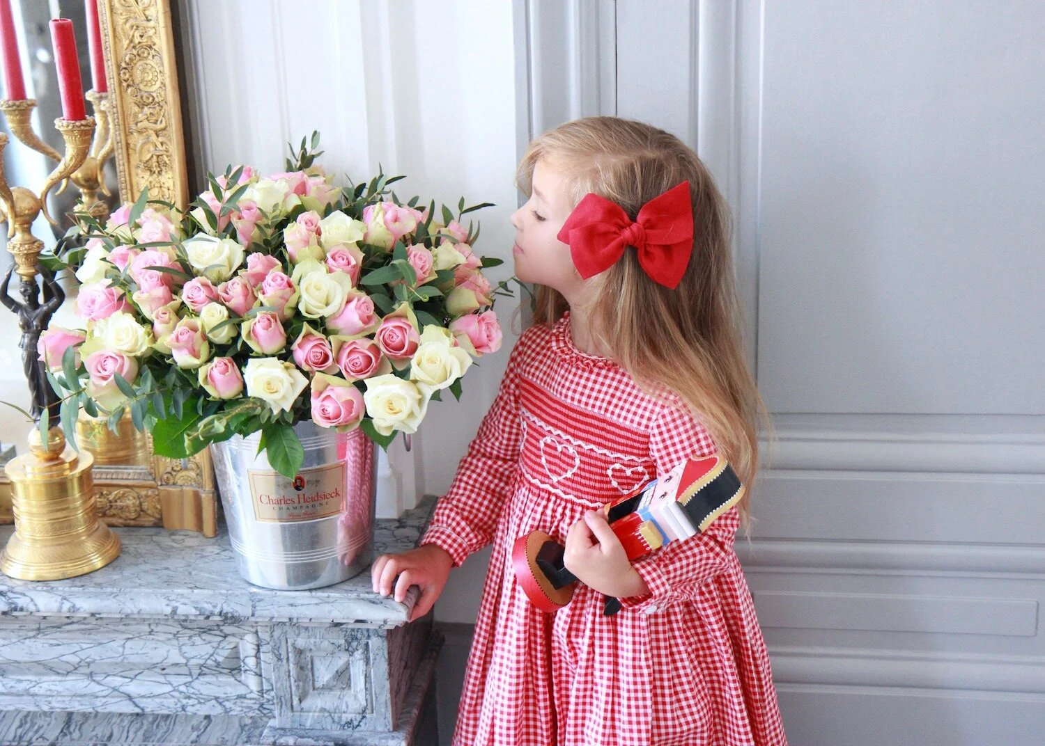 Robe à smocks Amandine vichy rouge - L'Île aux Fées