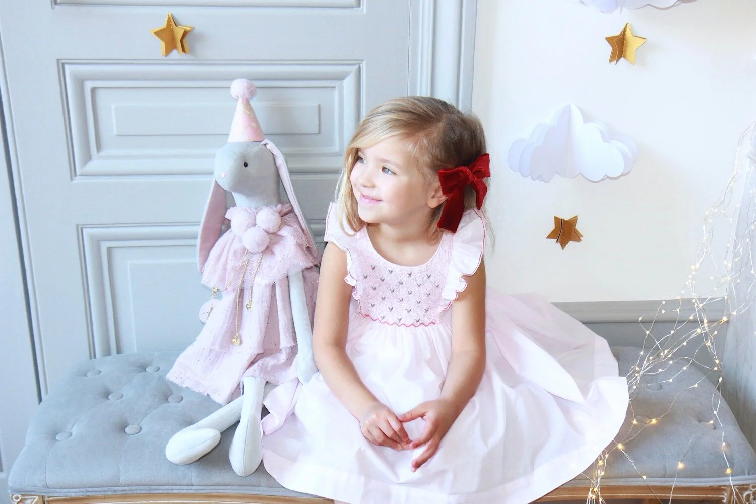 L'Île aux Fées - boutique de vêtements pour enfants à Paris - robes à smocks classique chic