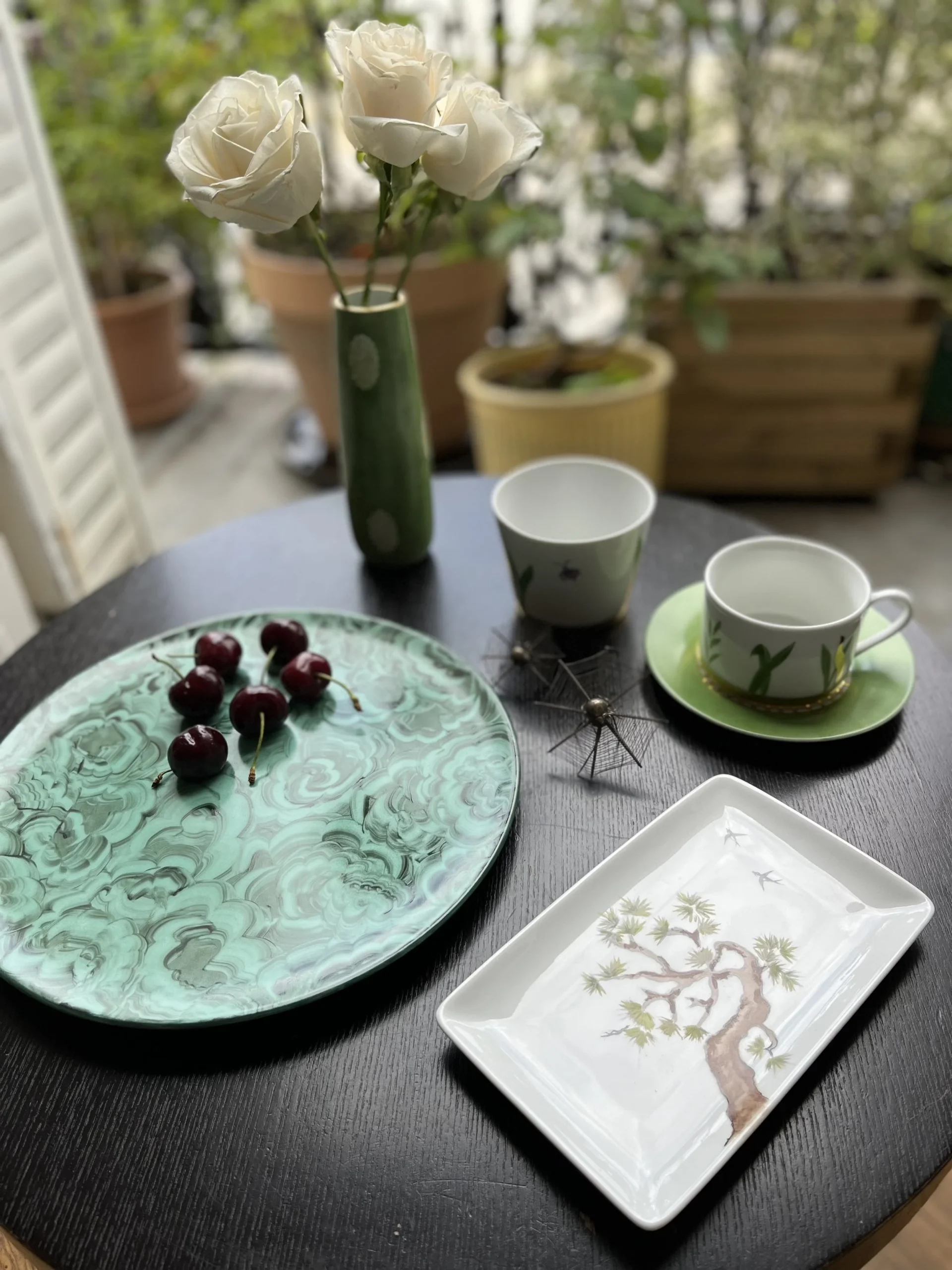  Refined  tableware collection in Left Bank boutique 