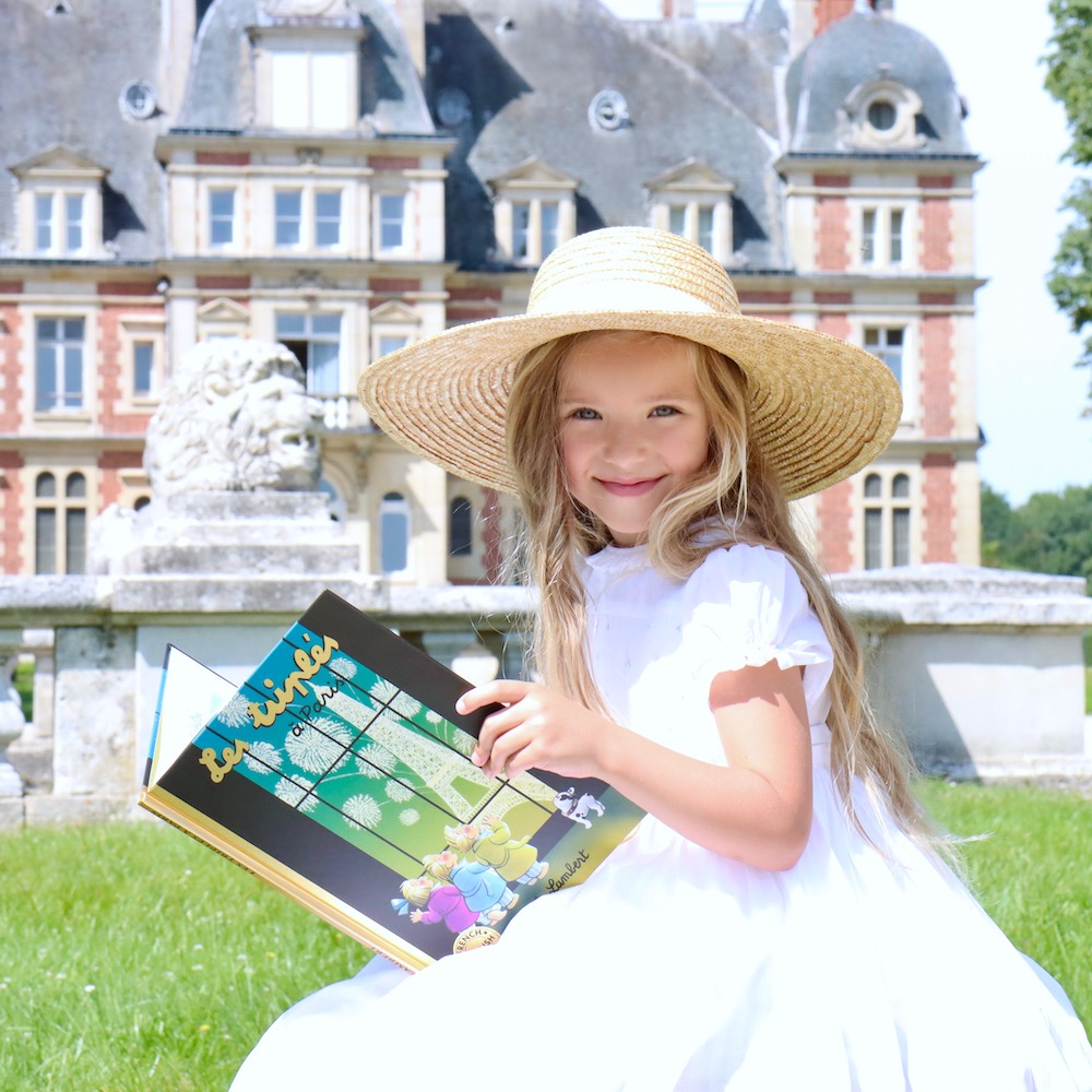French bilingual book, classic kids book about Paris, girl fashion paris