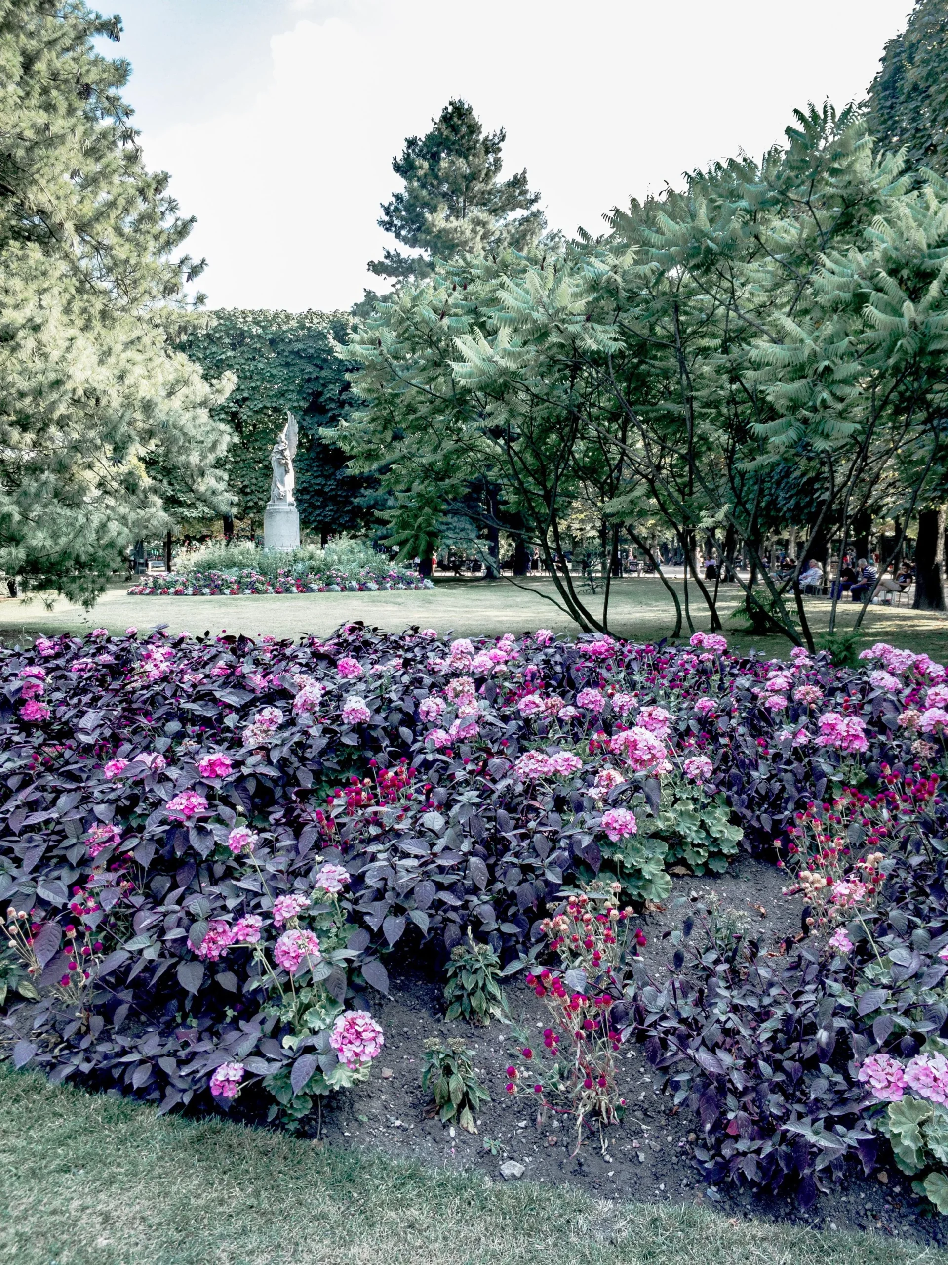 THE LUXEMBOURG GARDEN - LITTLE PARISIAN’S FAVORITE PLAYGROUND