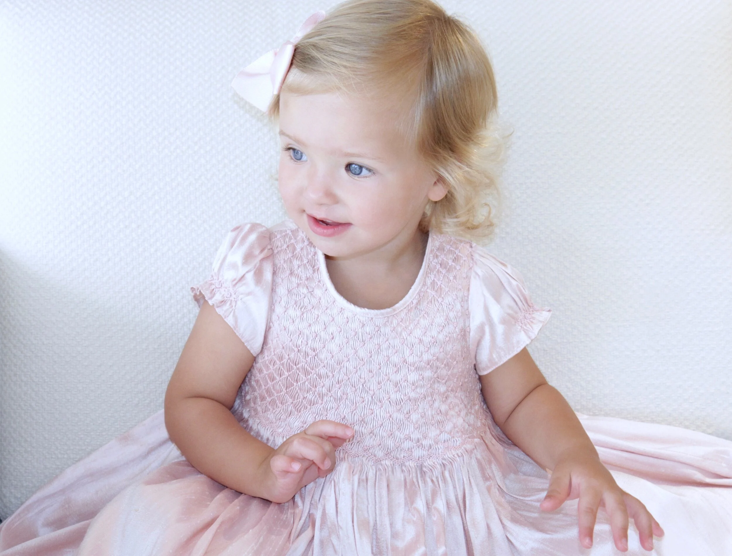 L'Île aux Fées - boutique de vêtements pour enfants à Paris - robes à smocks classique chic