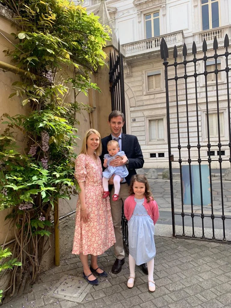 easter family picture matching outfits italy 