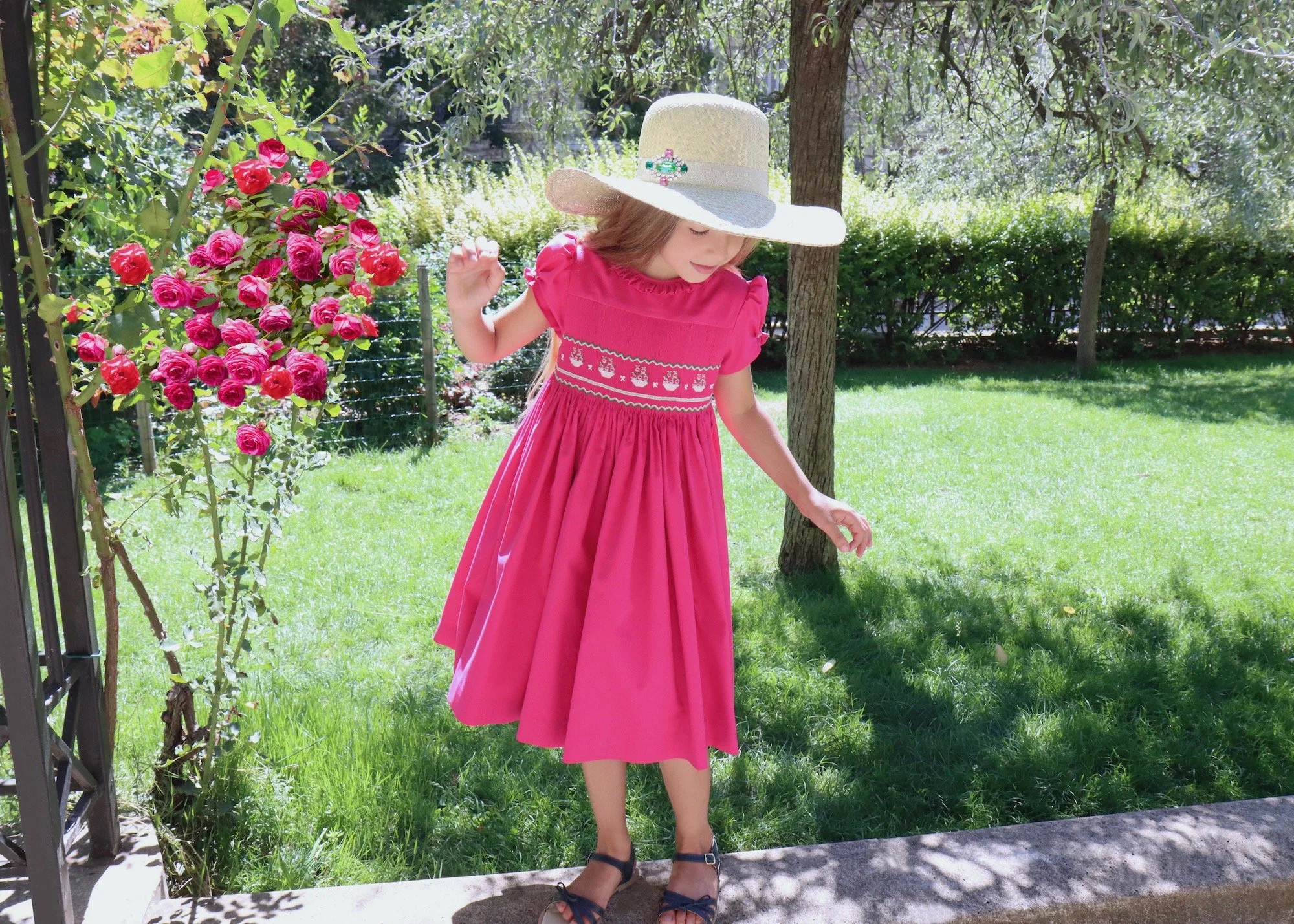  L’Île aux Fées traditional authentic children’s boutique in Paris - best boutique for little girls - handmade smocked dresses 