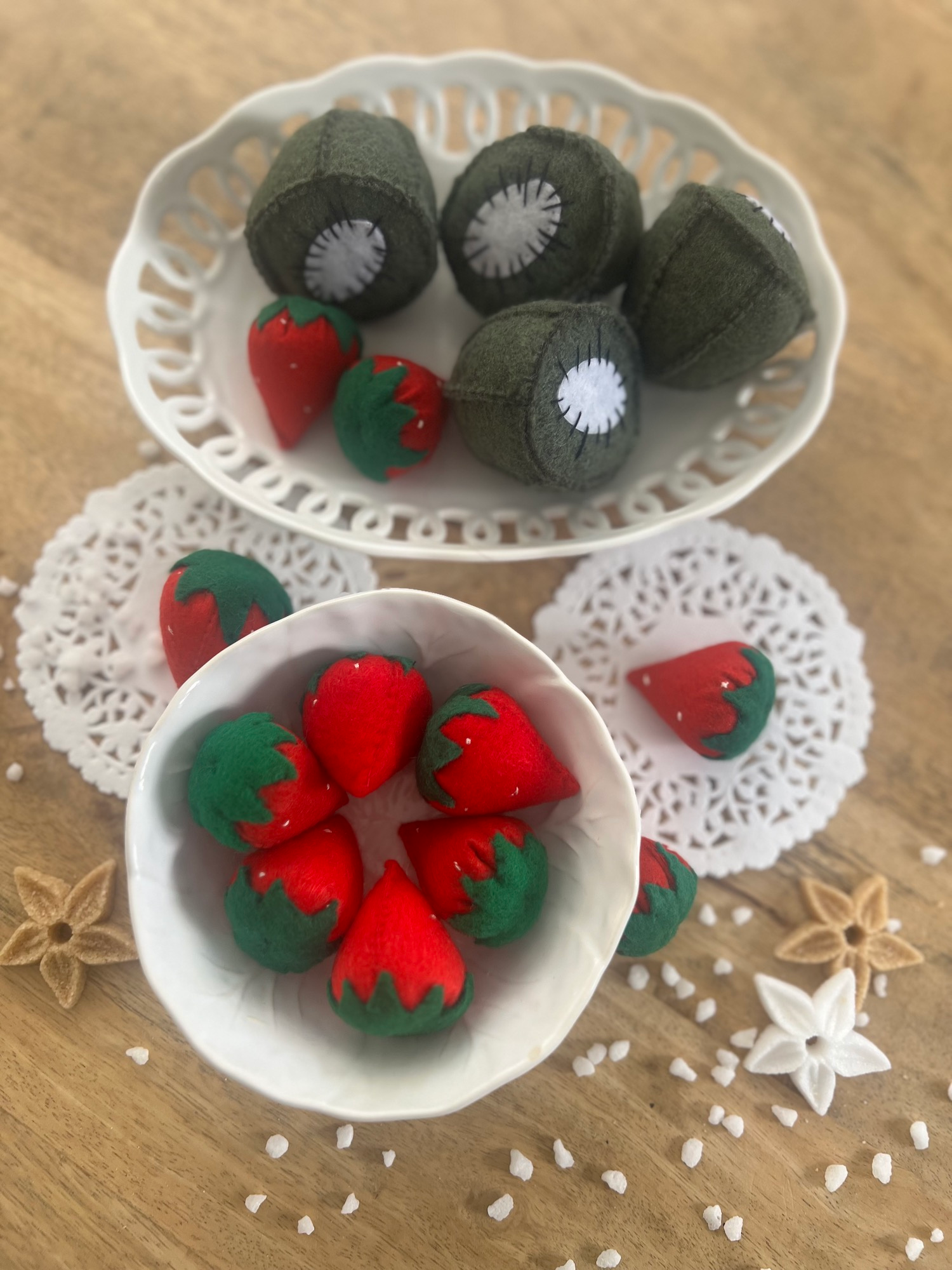  strawberry and kiwi French felt play toys 